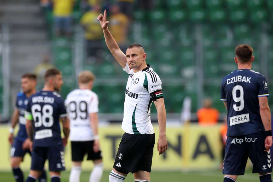 Uroczyste pożegnanie Jędrzejczyka z Legią. Papszun: mecz ze Śląskiem dedykowany Arturowi