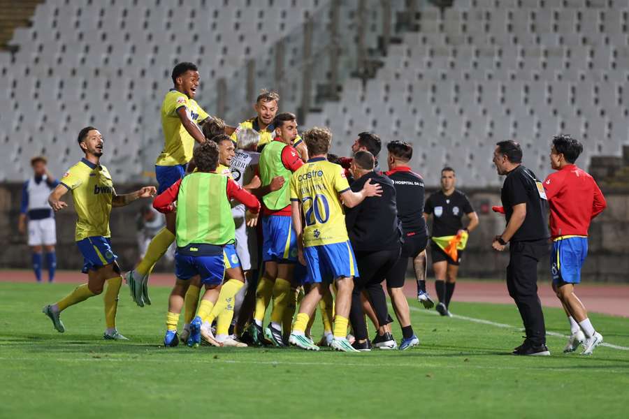 Mayulu vestiu a capa de herói para apurar o Arouca
