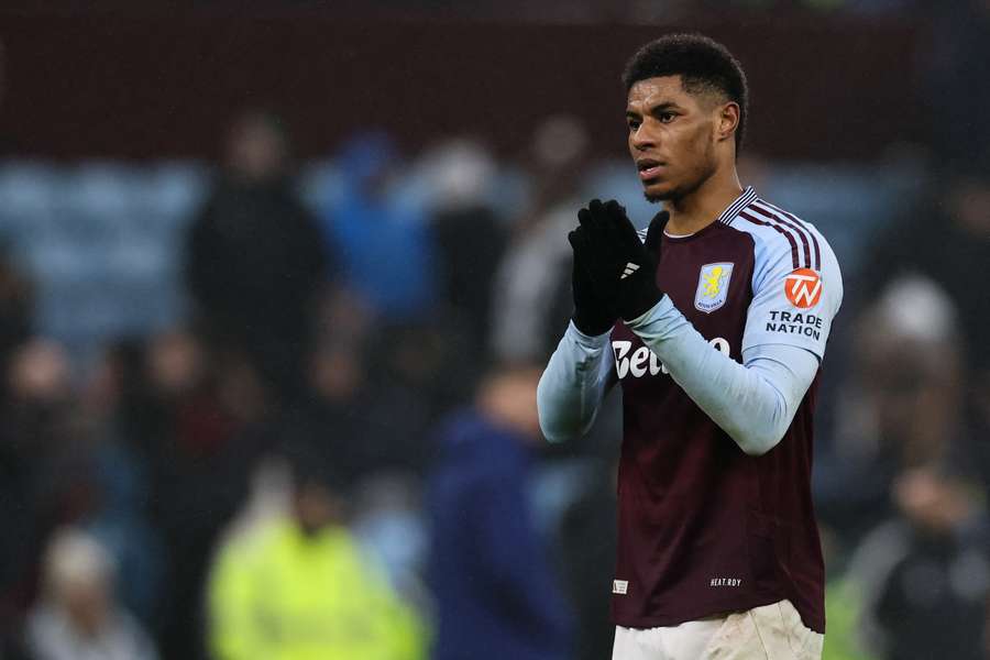 Rozczarowująca Aston Villa nie potrafiła pokonać grającego w dziesiątkę beniaminka
