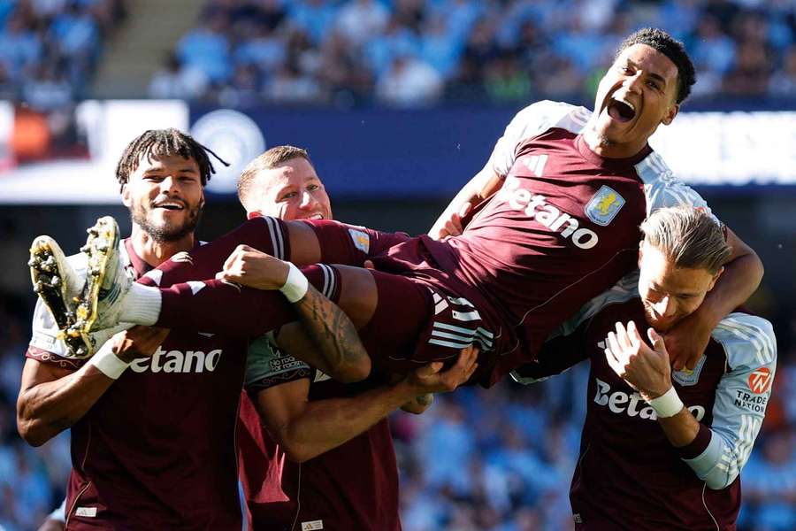 Ollie Watkins fez dois gols em Manchester City 1x2 Aston Villa Ollie Watkins fez dois gols em Manchester City 1x2 Aston Villa