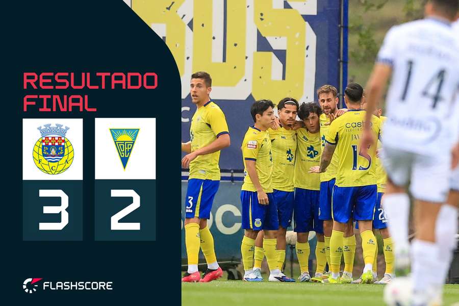 Fontán, Barbero e Gozálbez marcaram para o Arouca Fontán, Barbero e Gozálbez marcaram para o Arouca