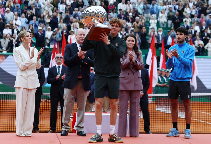 Alcaraz a câștigat trofeul de la Monte Carlo Alcaraz a câștigat trofeul de la Monte Carlo