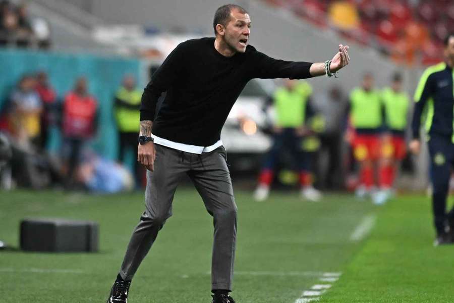Bogdan Lobonț, fost jucător, antrenor cu portarii, principal interimar și secund la Rapid Bogdan Lobonț, fost jucător, antrenor cu portarii, principal interimar și secund la Rapid