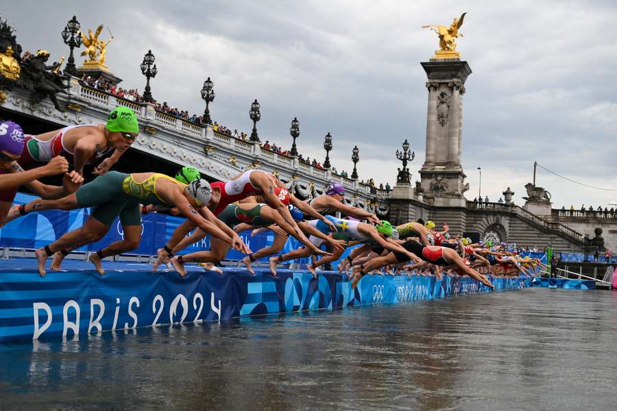 Trening przed sztafetą mieszaną w triathlonie odwołany. Sekwana znów zanieczyszczona