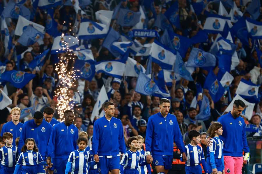 Wielki rywal w ramach przygotowań? Lech Poznań negocjuje mecz towarzyski z FC Porto Wielki rywal w ramach przygotowań? Lech Poznań negocjuje mecz towarzyski z FC Porto