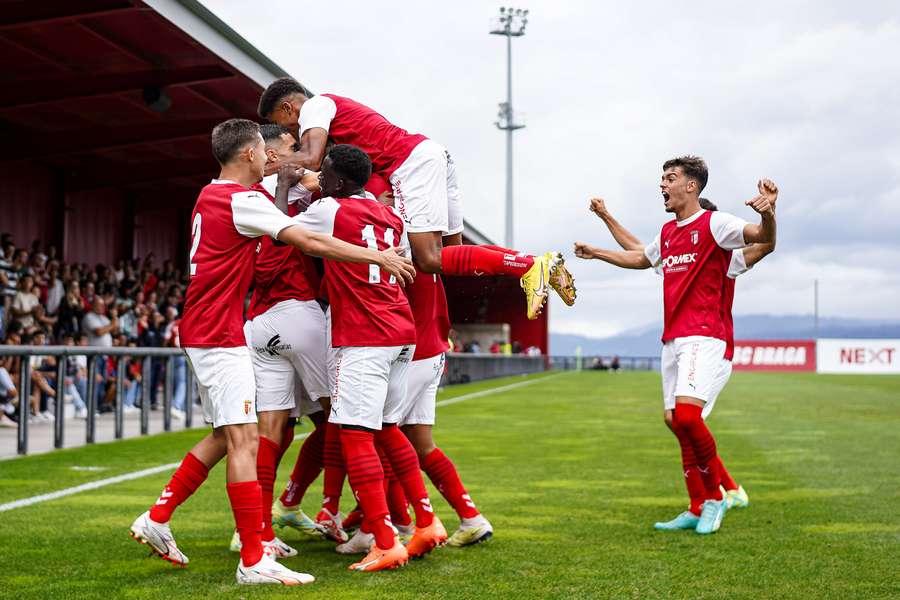 SC Braga mais forte que o Nápoles na Cidade Desportiva minhota