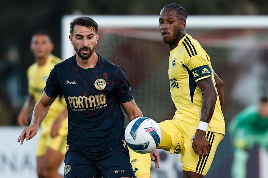 Fenerbahçe venceu a União de Leiria em Albufeira