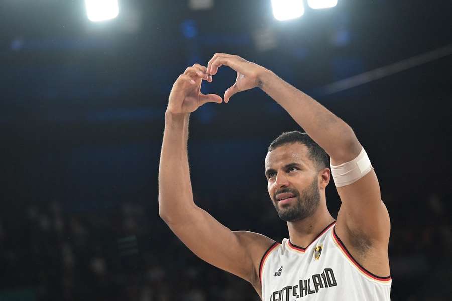 Johannes Thiemann und die deutschen Basketball-Weltmeister fordern am Donnerstag den Gastgeber.