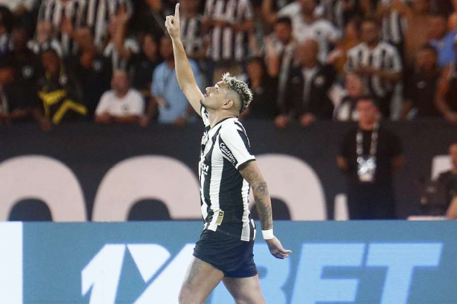 Tiquinho Soares marcou o golo da vitória do Botafogo no Nilton Santos