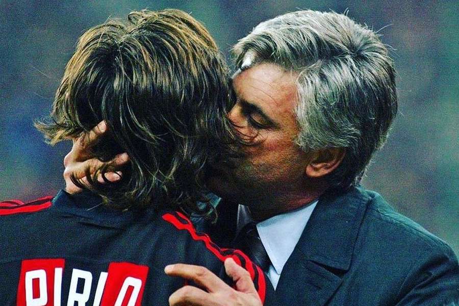 Andrea Pirlo foi orientado por Carlo Ancelotti no AC Milan durante oito épocas