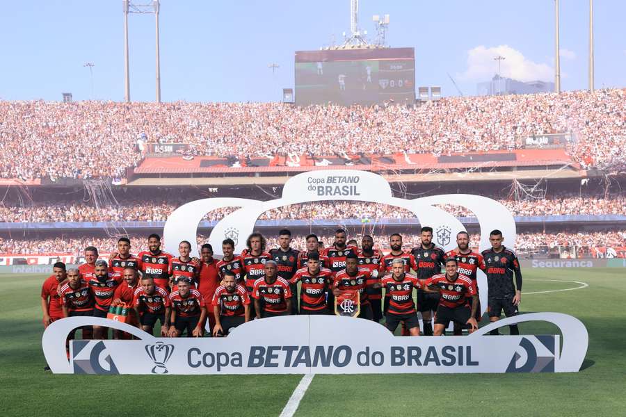 Flamengo, o milionário com os bolsos vazios