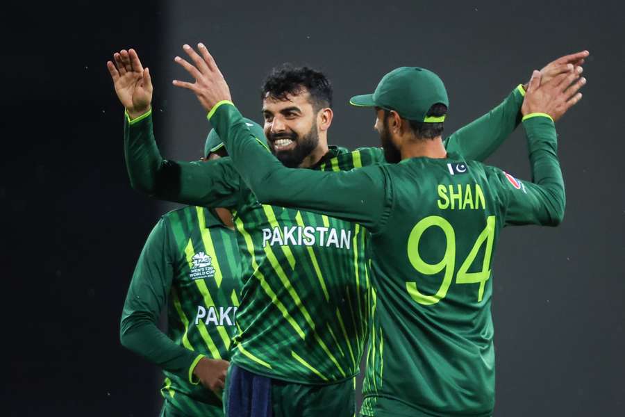 Pakistan keep slim World Cup hopes alive with South Africa win