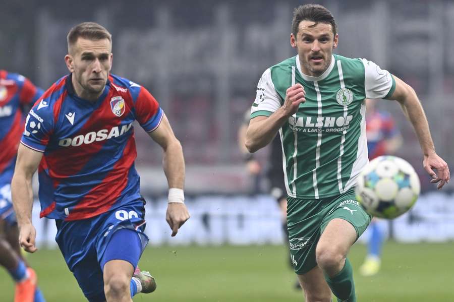 Havel (vpravo) zavítal od lednového odchodu do Plzně poprvé jako soupeř. Havel (vpravo) zavítal od lednového odchodu do Plzně poprvé jako soupeř.