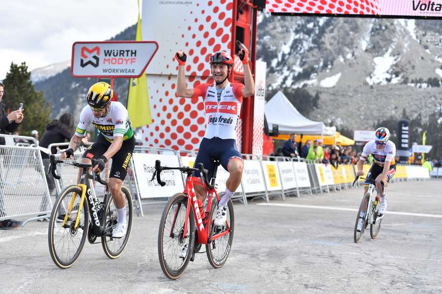 Ciccone gana la segunda etapa de la Volta a Catalunya ante Roglic y Evenepoel