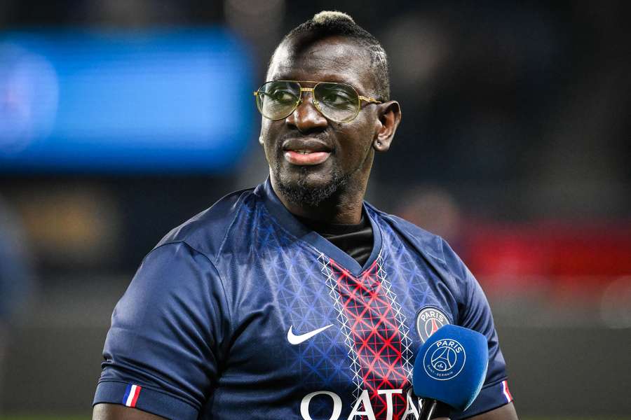 Sakho predniesol reč počas parížskeho derby. Sakho predniesol reč počas parížskeho derby.