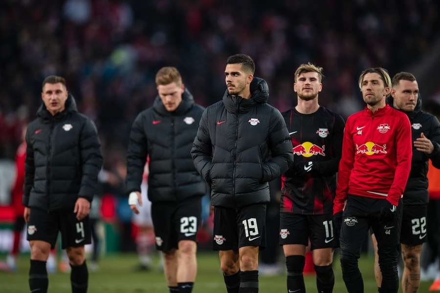 Spieler von RB Leipzig enttäuscht nach Unentschieden in Köln