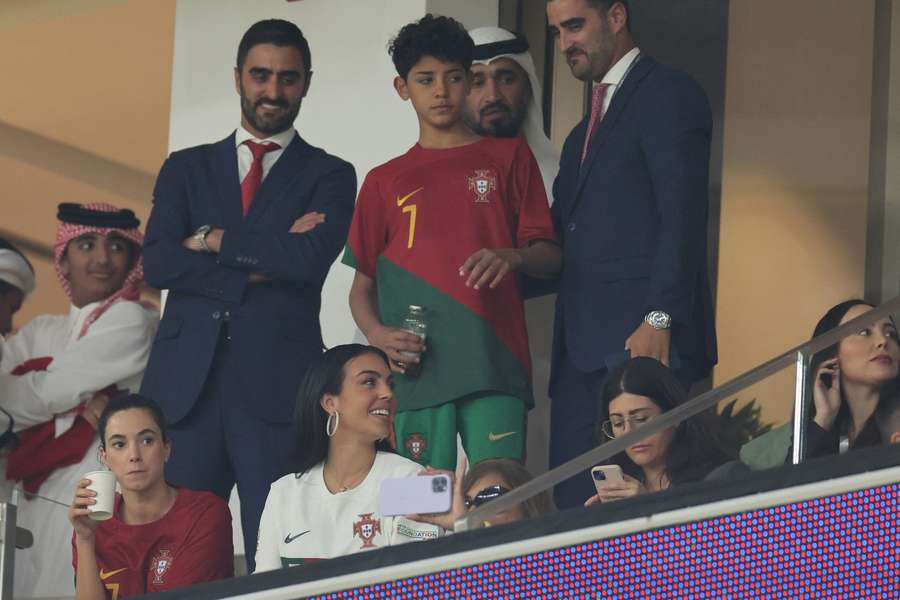 Wkrótce także na boisku: Cristiano Jr (m.) będzie reprezentował barwy Portugalii