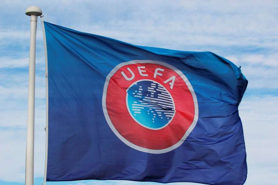 UEFA Football Board: 'Handsbalregel moet worden herzien'