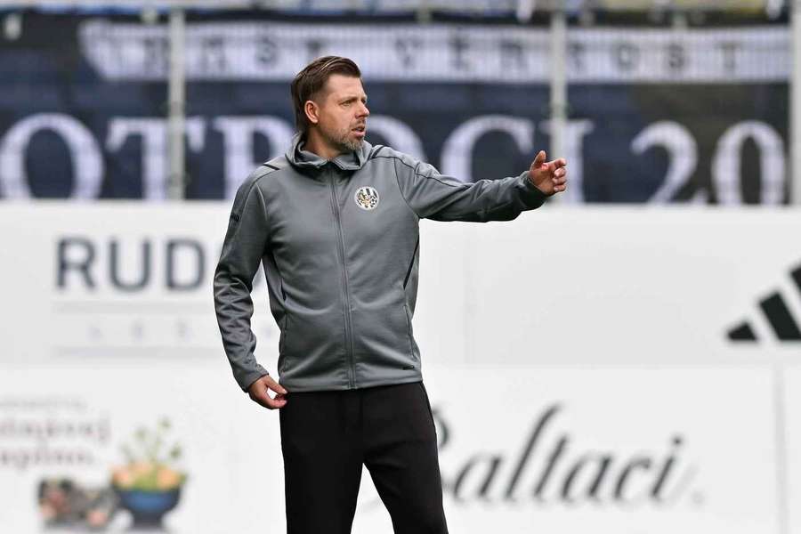 Trenér Hradce Králové David Horejš. Trenér Hradce Králové David Horejš.