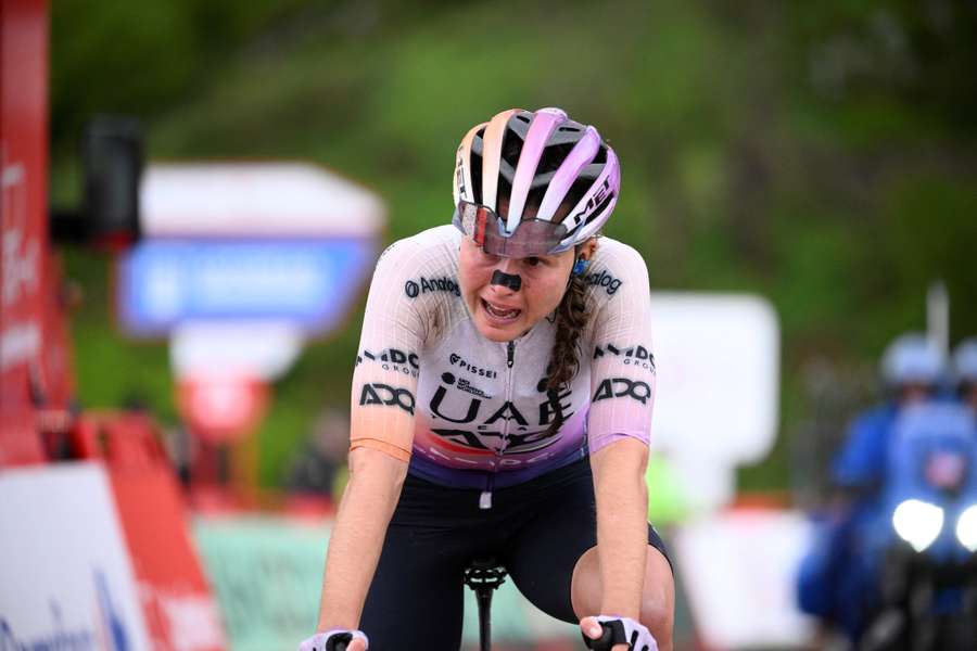 Paula Blasi triunfa na Vuelta Feminina