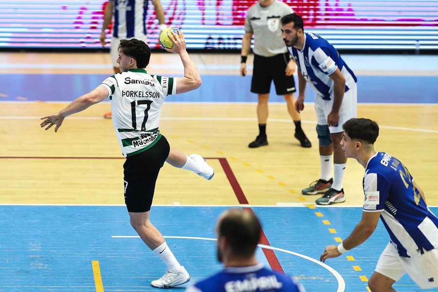 Sporting vence diante do FC Porto, na Dragão Arena Sporting vence diante do FC Porto, na Dragão Arena