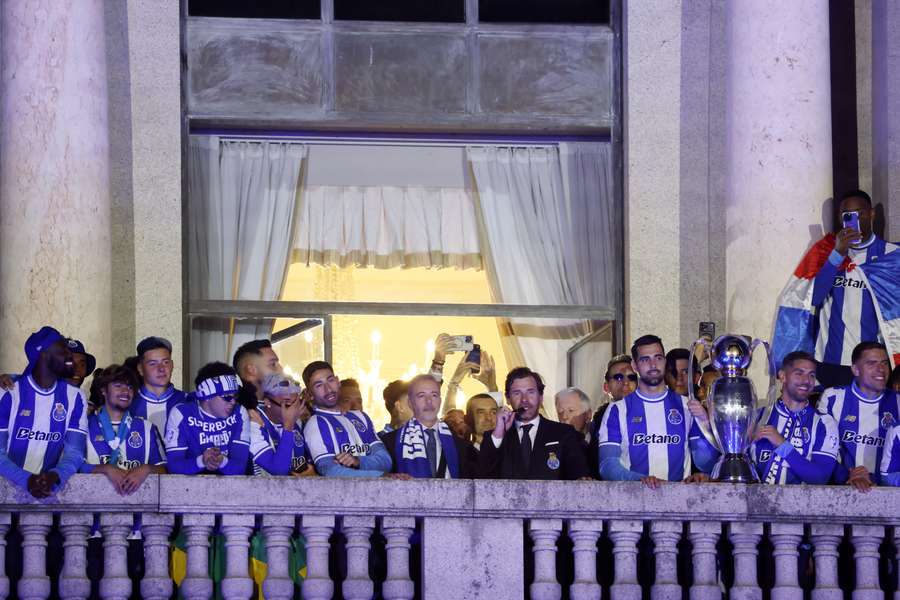 Pedro Duarte junto a André Villas-Boas Pedro Duarte junto a André Villas-Boas