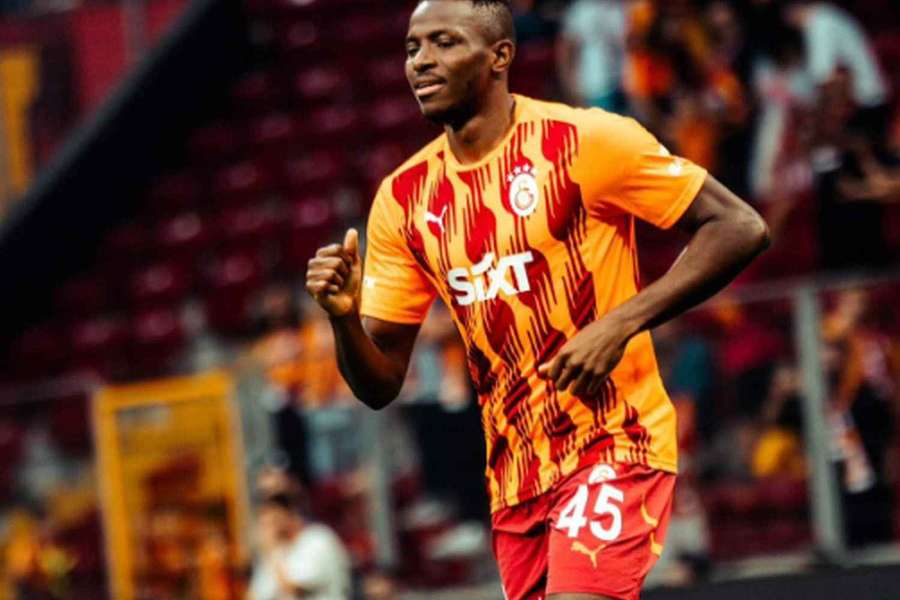 Nigerijský útočník Victor Osimhen hostuje v tureckém Galatasaray Istanbul