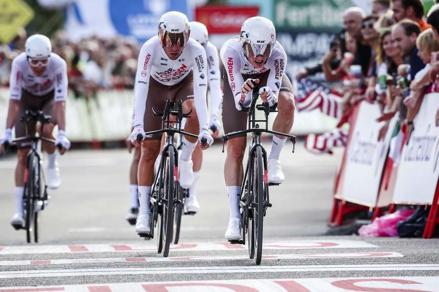 Peloton Vuelty opustila kvůli covidu dvojice cyklistů AG2R-Citroën.