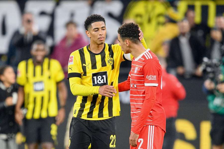 Jude BELLINGHAM (li.) mit Jamal MUSIALA (re.) nach dem Hinnspiel in Dortmund trennte man sich friedlich mit 2:2