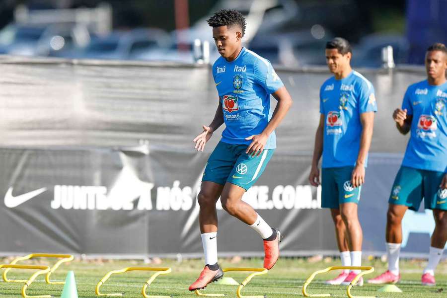 Estêvão quer viver cada minuto como "uma final" em seu retorno à seleção Estêvão quer viver cada minuto como "uma final" em seu retorno à seleção