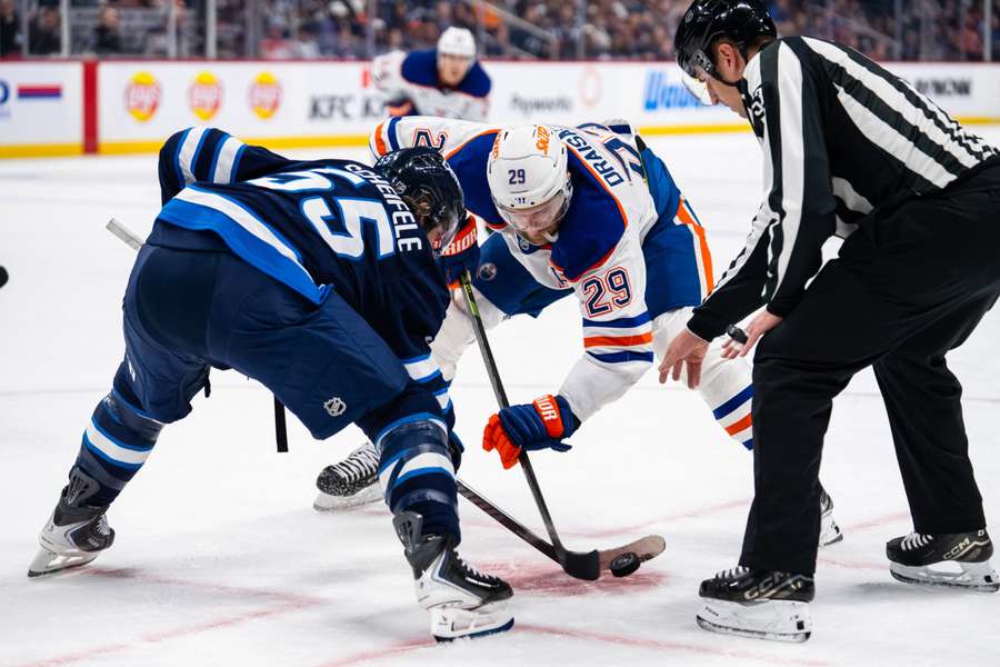 Draisaitl beim Bully