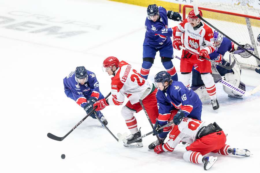 Wygrana nad Wielką Brytanią dała polskim hokeistom triumf w turnieju w Sosnowcu Wygrana nad Wielką Brytanią dała polskim hokeistom triumf w turnieju w Sosnowcu