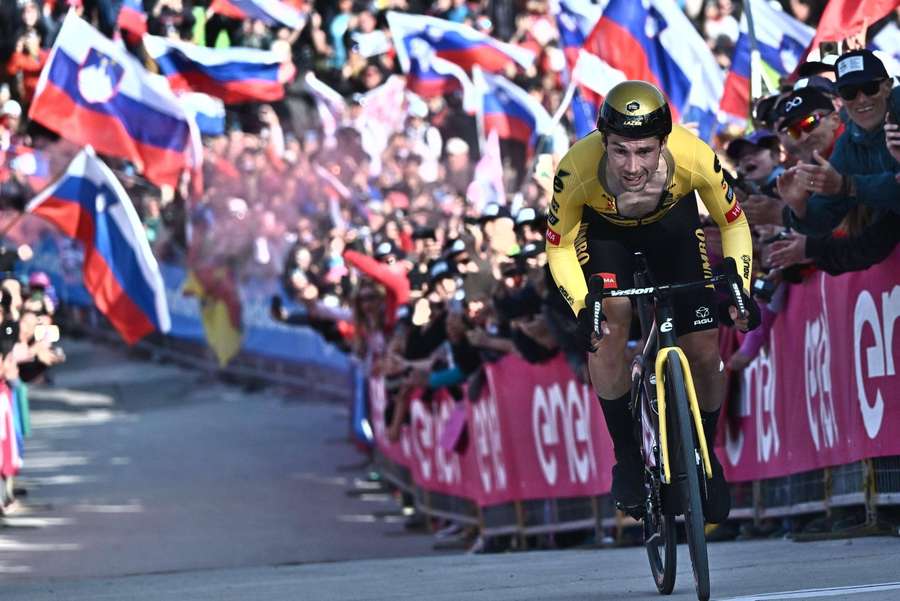 Słoweniec Primoz Roglic wygrał 20. etap i zdobył koszulkę lidera Giro d'Italia