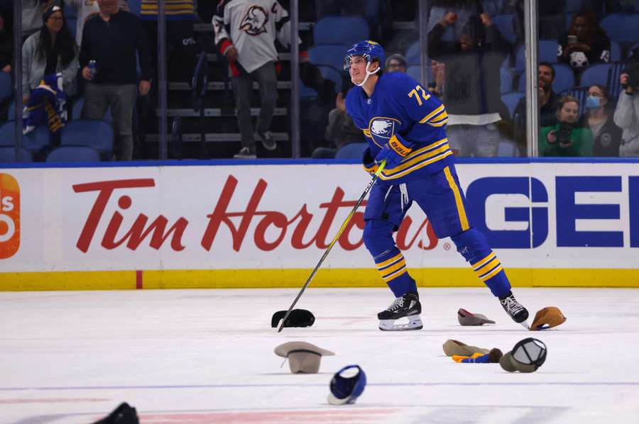 NHL roundup: Tage Thompson's 6 points help Sabres blast Wings