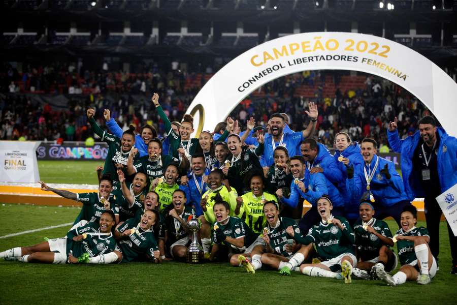 Palmeiras goleia (4-1) Boca Juniors e conquista Libertadores feminina