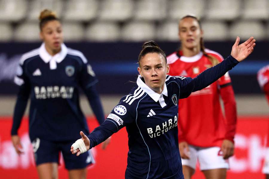 Le Paris FC signe sa première victoire de la saison face à un Benfica rapidement à 10