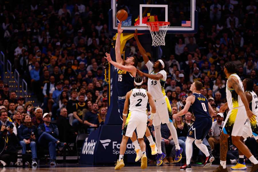 Jokic sotto canestro