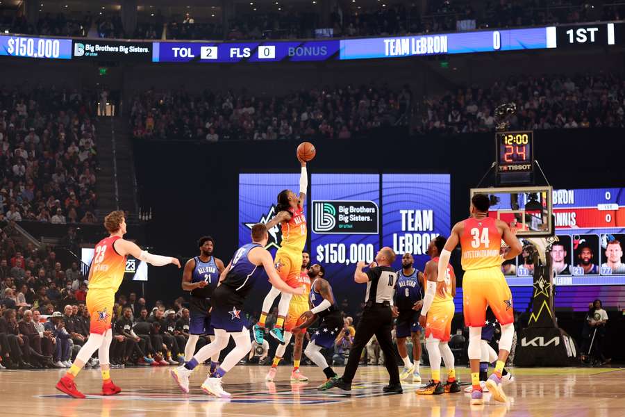 Equipas de Giannis Antetokounmpo e LeBron James deram espetáculo no All Star Game da NBA