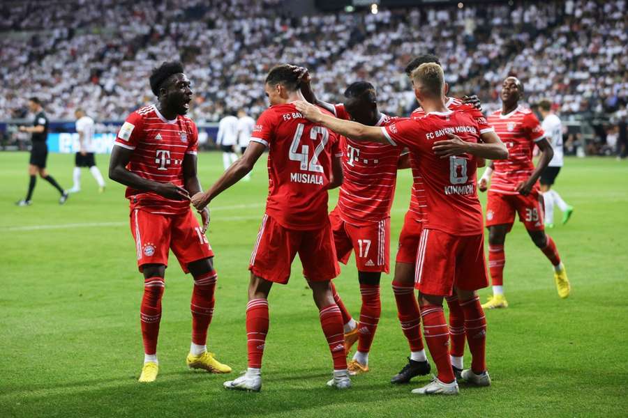 Události Bundesligy: Nový střelec pro Bayern? Lewandowského nahradila M-ofenziva