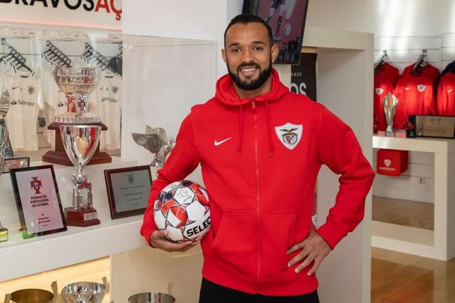 Anderson Carvalho, um dos capitães, rescindiu contrato