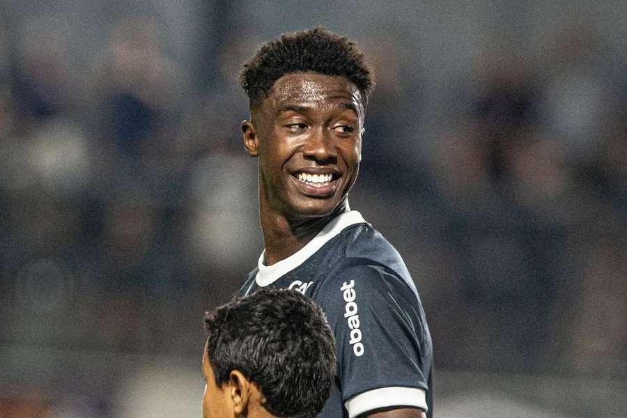 João Pedro feliz com o que encontrou no Remo João Pedro feliz com o que encontrou no Remo