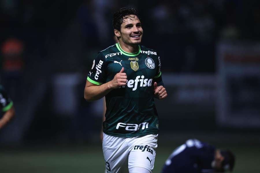 Raphael Veiga é o melhor marcador do Palmeiras esta temporada