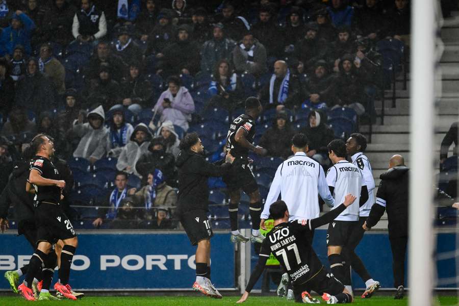 A festa de Nuno Santos após o golo de Umaro Embaló