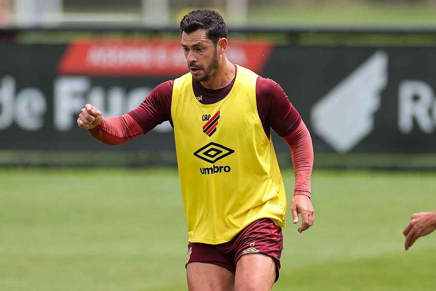 Giuliano, do Athletico-PR