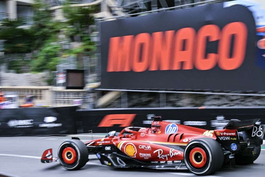Charles Leclerc à l'assaut des rues de Monaco.