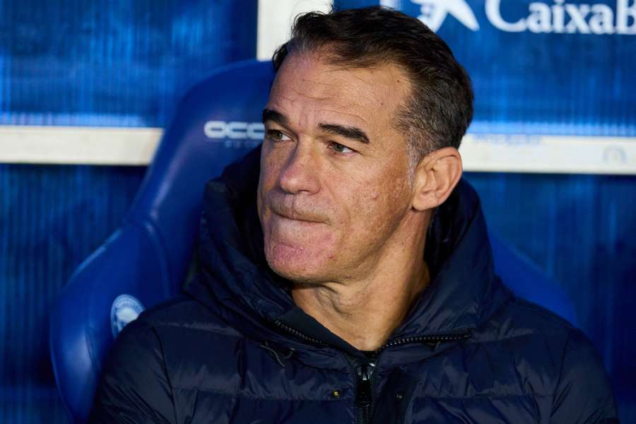 Luis García Plaza dice adiós al Deportivo Alavés. Luis García Plaza dice adiós al Deportivo Alavés.