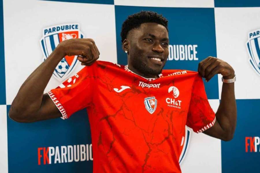 Emmanuel Godwin je nově hráčem Pardubic. Emmanuel Godwin je nově hráčem Pardubic.