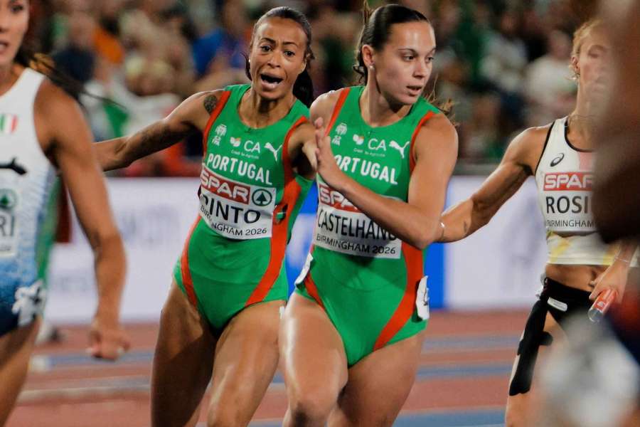 Beatriz Castelhano e Tatjana Pinto na final da estafeta 4x100 feminina Beatriz Castelhano e Tatjana Pinto na final da estafeta 4x100 feminina