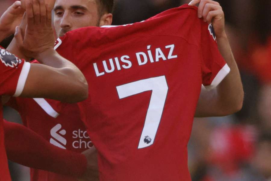 Los jugadores del Liverpool FC dedicaron la victoria a Luis Díaz