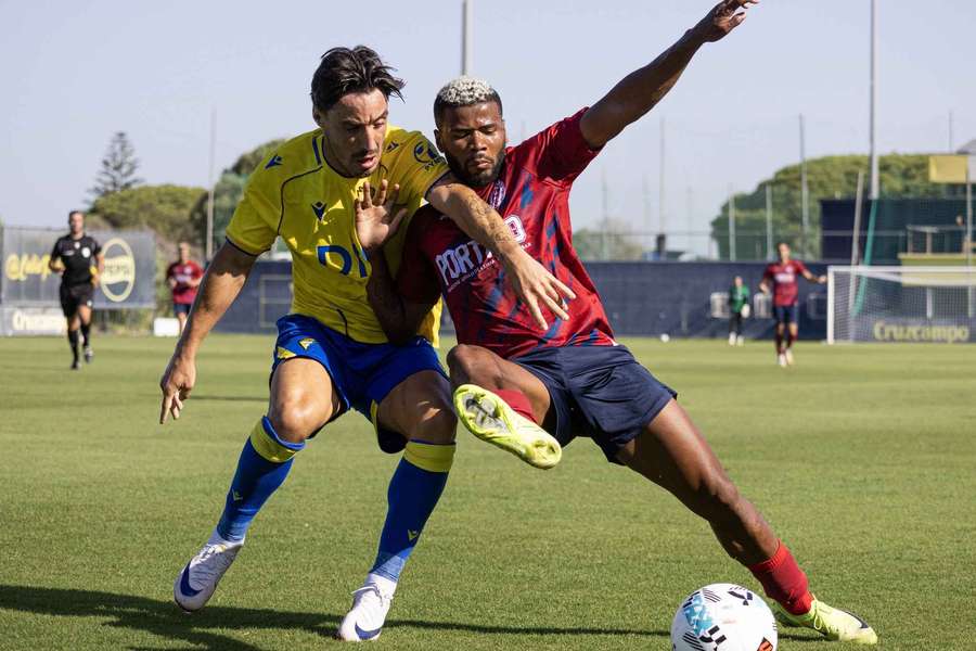 União de Leiria goleia Cádiz em jogo de preparação
